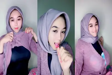 Host Hijab Lupa Matikan Kamera Mantap poster