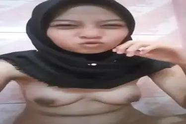 Melly Jilbab Cantik Pertama Kali Wikwik di Kamar poster