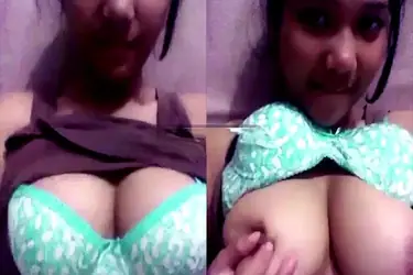 Skandal BH Biru Cewek Semok Bermain Solo Jago poster